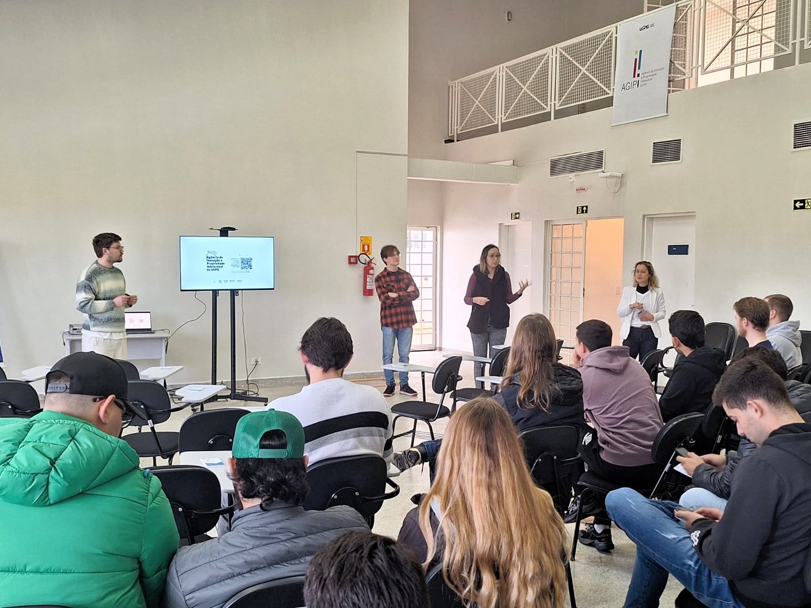 Acadêmicos de Engenharia Civil realizam visita técnica à Agipi