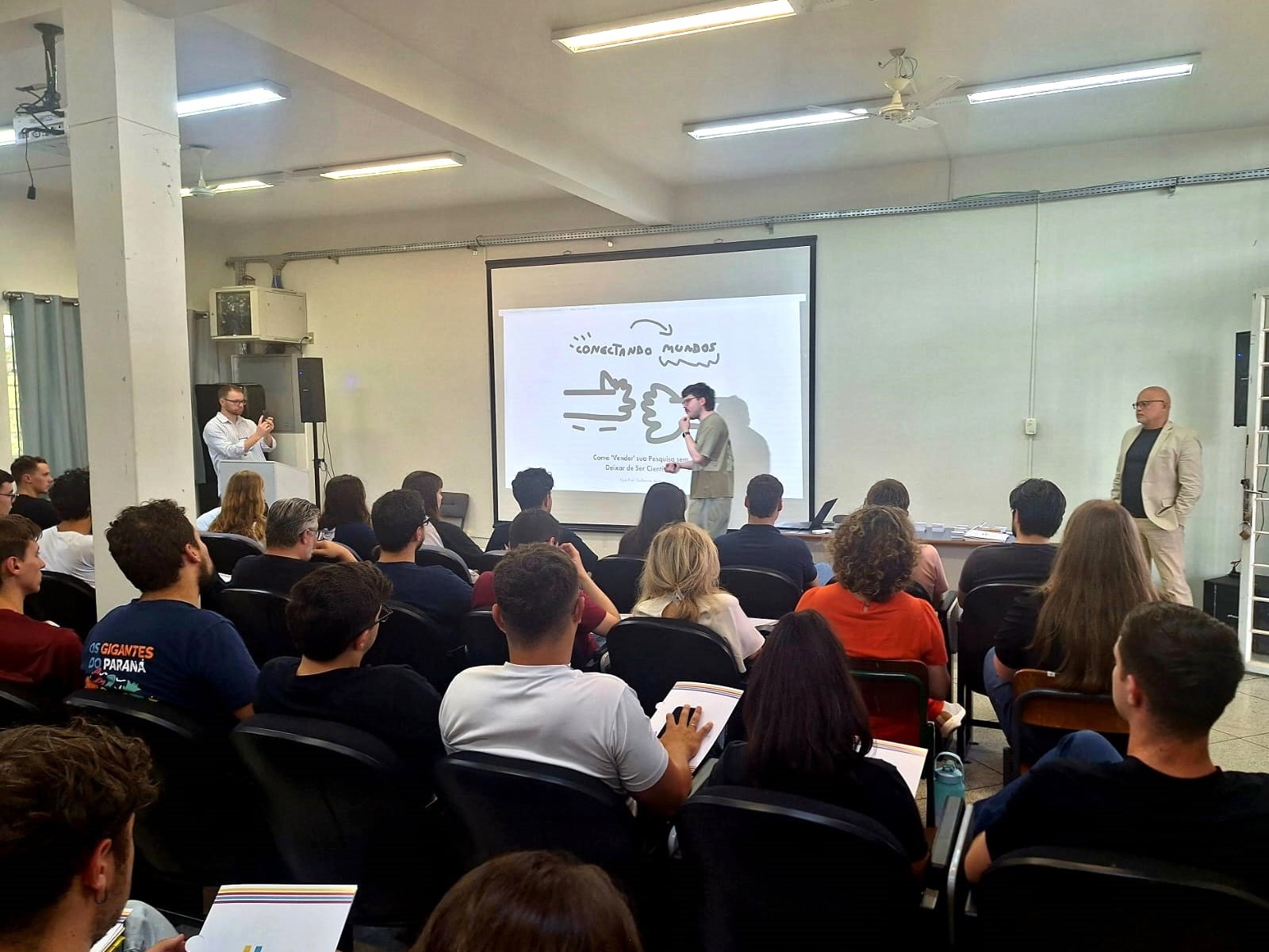 Oficina de pitch atrai grande público no EAIC