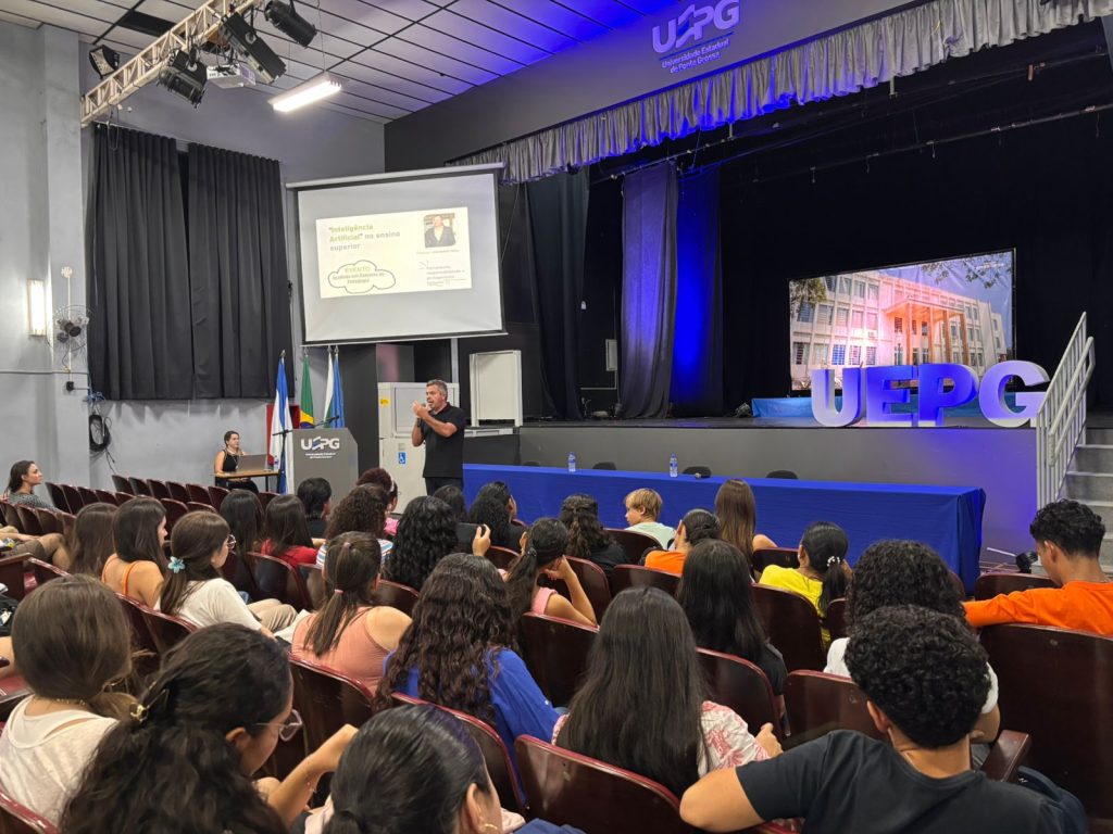 AGIPI-UEPG apresenta papel da inovação universitária em acolhida aos calouros de Pedagogia