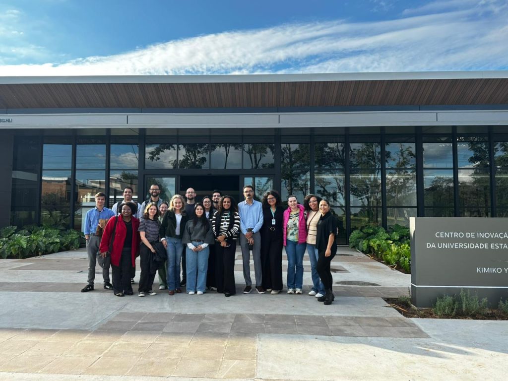 Equipes da Agipi e Aintec compartilham experiências na UEL