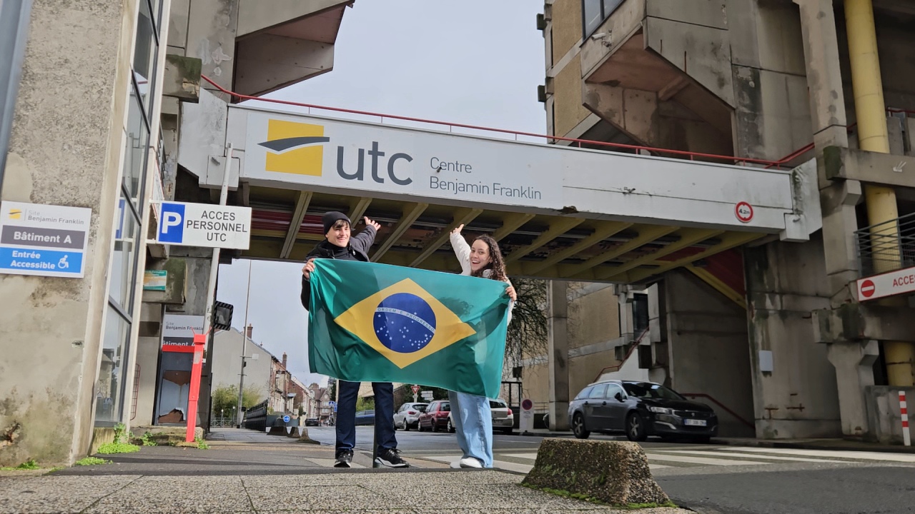 Innovation Sans Frontières: acadêmicos da UEPG em intercâmbio na França apresentam projeto de inovação para estudantes de Comércio Exterior