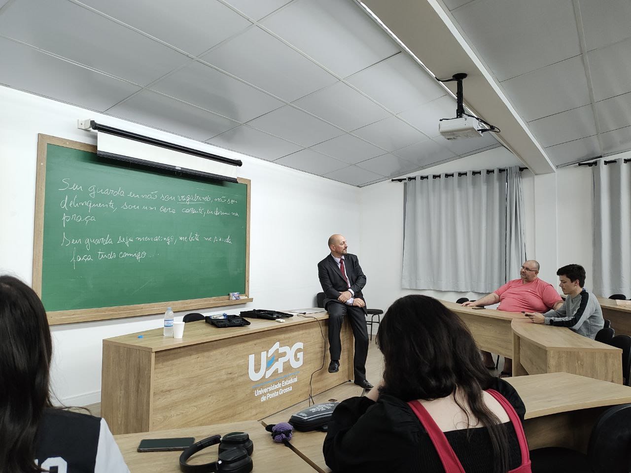 Palestra sobre Criminologia e Investigação Criminal movimenta a disciplina de Medicina Legal