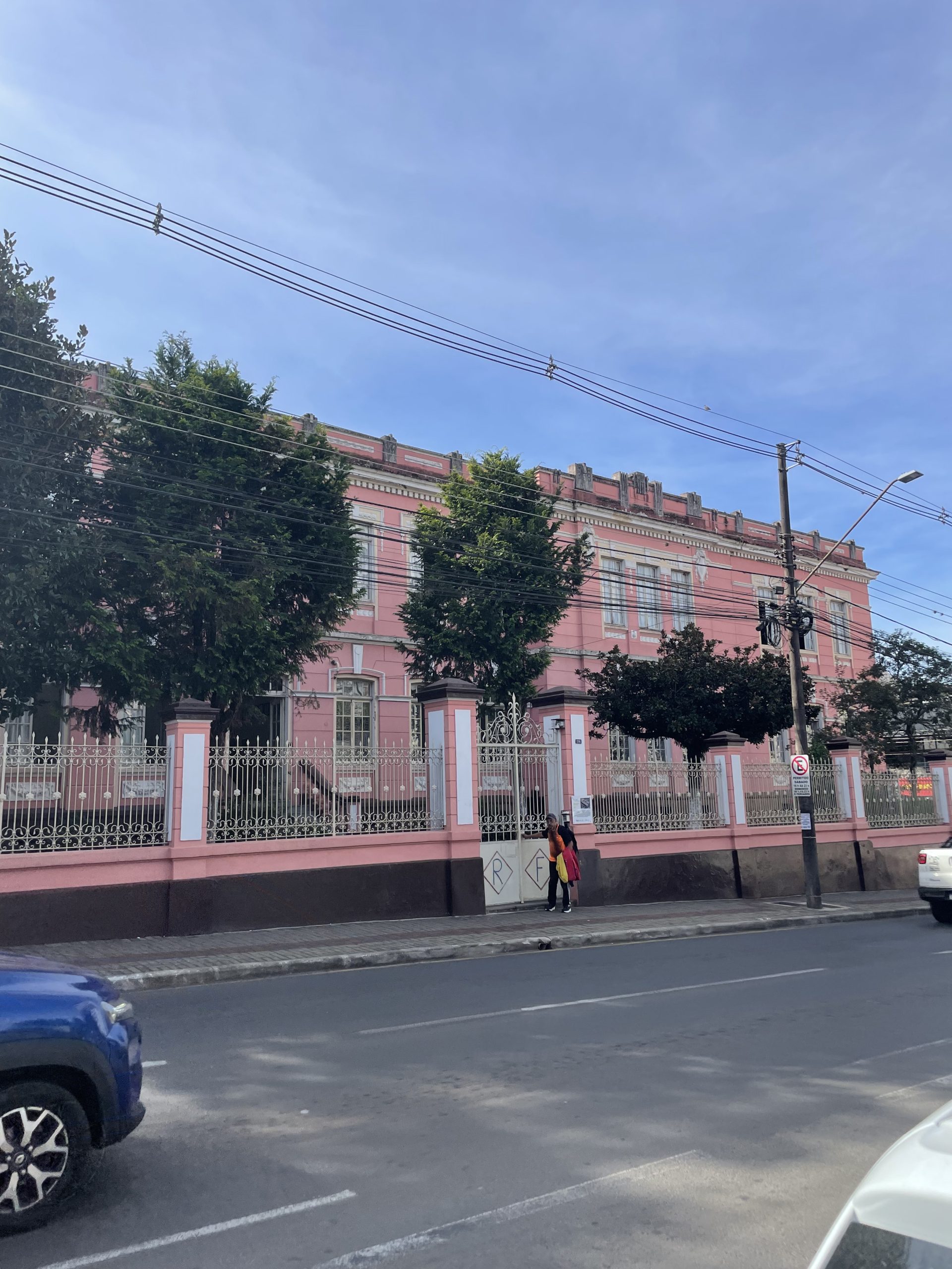 Implementação do modelo de ensino médio de 2022 amplia desigualdades sociais
