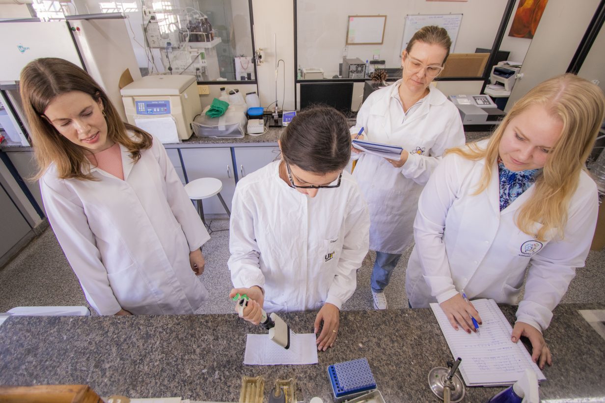 No Dia das Mulheres e Meninas na Ciência, a UEPG conta histórias de pesquisadoras