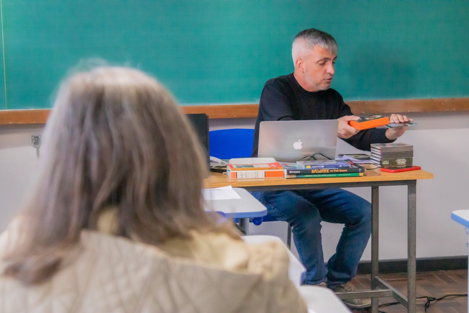 Ciclo de seminários do PPGEL discute música, literatura e cinema dos séculos XX e XXI