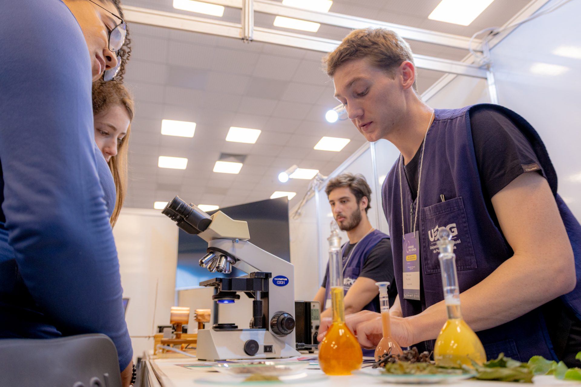 UEPG leva pesquisa, extensão e inovação para o Paraná Faz Ciência 2025